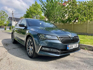 Skoda Superb foto 2