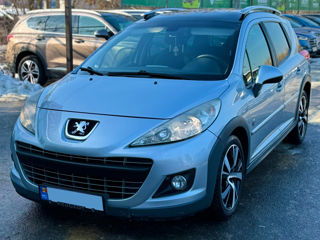 Peugeot 207 foto 1