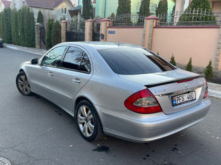 Mercedes E-Class foto 2