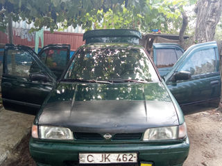 Nissan Sunny foto 4