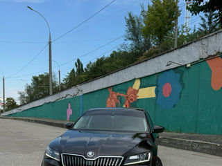 Skoda Superb foto 1