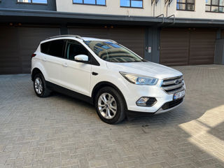 Ford Kuga foto 2