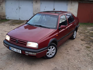 Volkswagen Vento foto 2