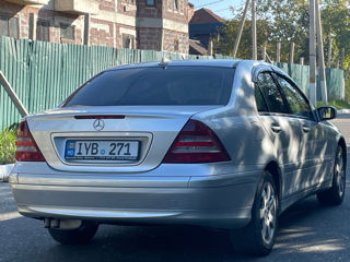 Mercedes C-Class foto 4