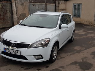 KIA Ceed foto 2