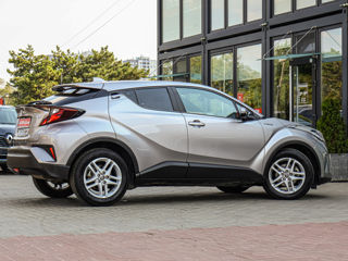 Toyota C-HR foto 2