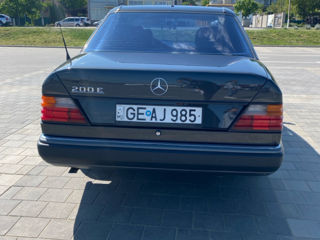 Mercedes Series (W124) фото 3