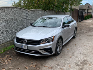 Volkswagen Passat foto 1