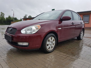 Hyundai Accent foto 1