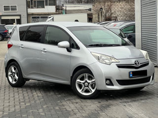 Toyota Verso-S foto 4