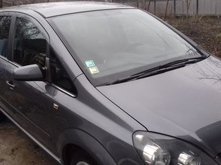 Opel Zafira foto 2