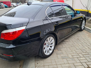 BMW 5 Series foto 2