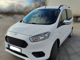 Ford Tourneo Courier foto 2