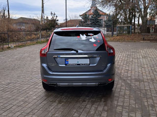 Volvo XC60 фото 2