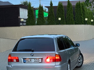 BMW 5 Series foto 4