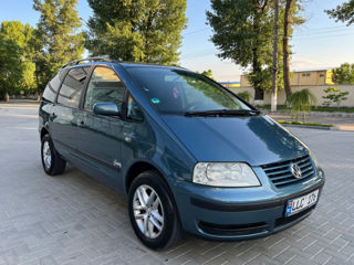 Volkswagen Sharan foto 3