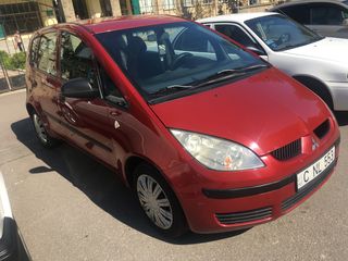 Mitsubishi Colt foto 2