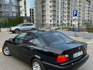 BMW 3 Series foto 4