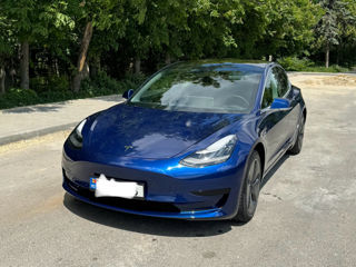 Tesla Model 3 foto 1