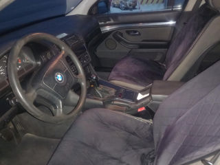 BMW 5 Series foto 8