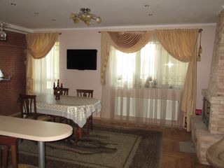 Vind casa la Tohatin 4 km de Chisinau pentru una sau doua familii cu doua intrari si ograzi separate foto 5