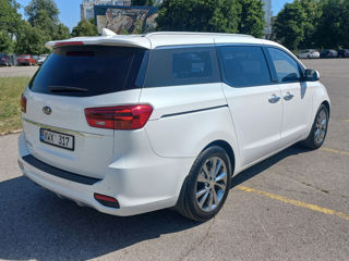 KIA Carnival foto 3