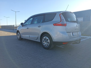 Renault Grand Scenic foto 2