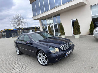 Mercedes C-Class foto 6