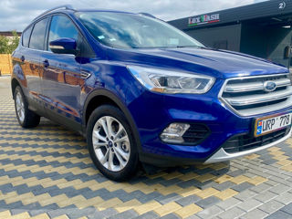 Ford Kuga foto 1