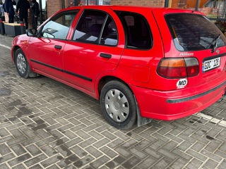 Nissan Almera foto 2