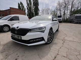 Skoda Superb foto 2