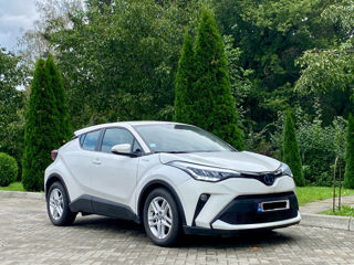 Toyota C-HR foto 2