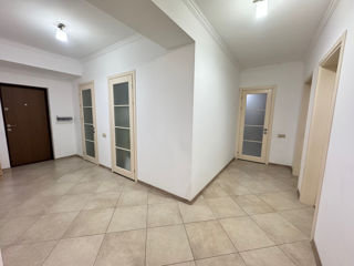 Apartament cu 2 camere, 98 m², Botanica, Chișinău foto 4