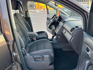 Volkswagen Touran foto 17