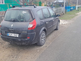 Renault Grand Scenic foto 2