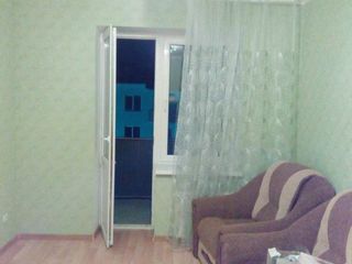 Apartament cu 2 camere, 56 m², Molodova, Bălți foto 2