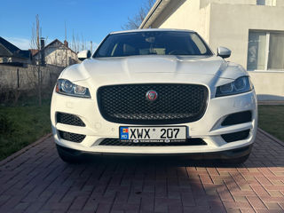 Jaguar F-PACE foto 2