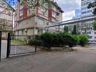Apartament cu 4 camere, 186 m², Botanica, Chișinău foto 1