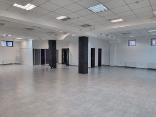 Prima linie! Show-room, fitnes, scoala sau sala de dansuri, oficiu, ș.a. 220 m2. Lunedor. foto 5