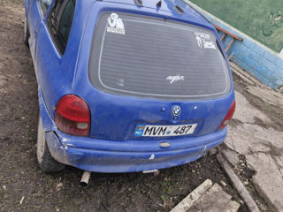 Opel Corsa foto 2