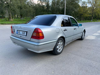 Mercedes C-Class foto 6