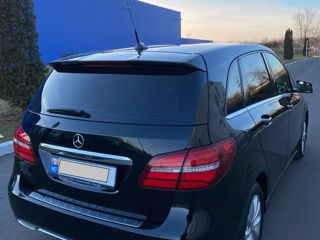 Mercedes B-Class foto 2