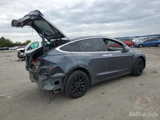 Tesla Model X foto 3