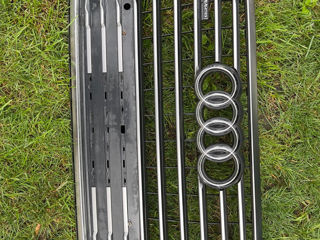 Audi Q7 Grill