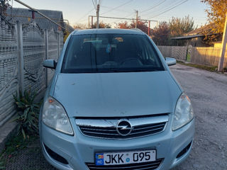 Opel Zafira foto 1