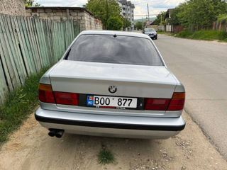 BMW 5 Series foto 2