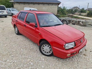 Volkswagen Vento foto 4