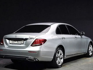 Mercedes E-Class foto 2