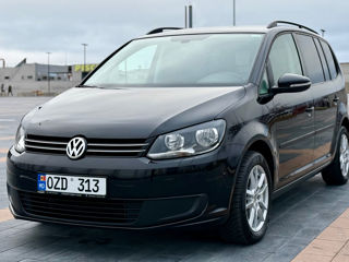 Volkswagen Touran foto 2