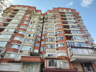 Apartament cu 2 camere, 76 m², Centru, Chișinău foto 2